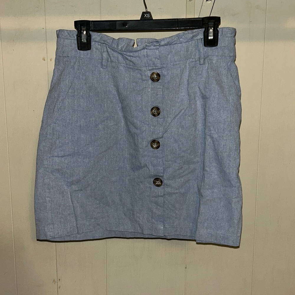 Skirt, size 1, June & Hudson. Zips in back, buttons just for looks.